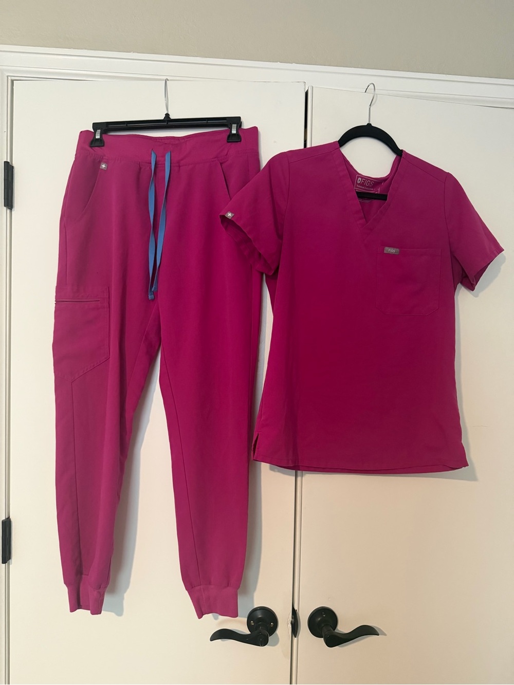 Figs Scrub Set - Top & Jogger Pants